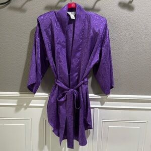 Vintage TJW by Mervyns purple robe